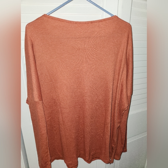 Hailey&Co top Large - Picture 3 of 3